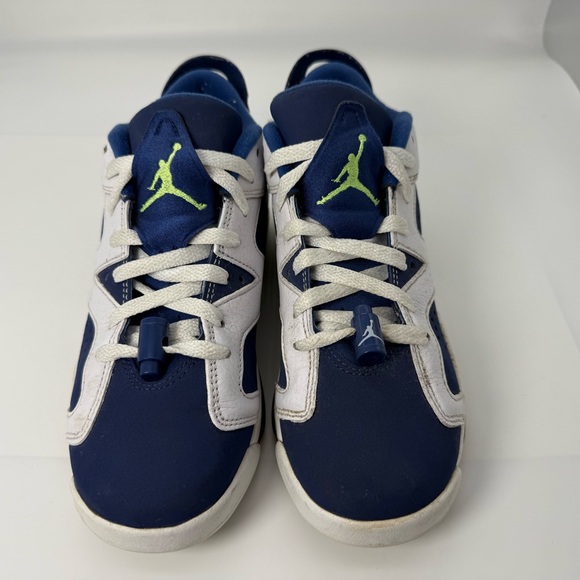 Kids Nike Air Jordan Size 6Y Low  Ghost Green 768881-106 Sneakers - Picture 3 of 11